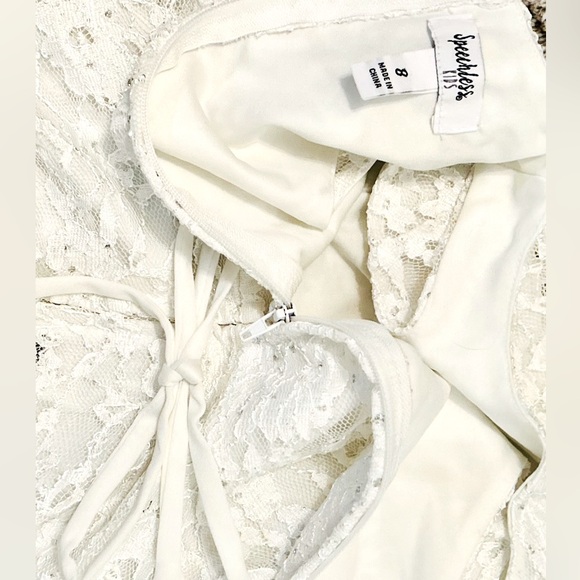 Beautiful White Lace Occassion Dress Girls Size 8 - Picture 3 of 3